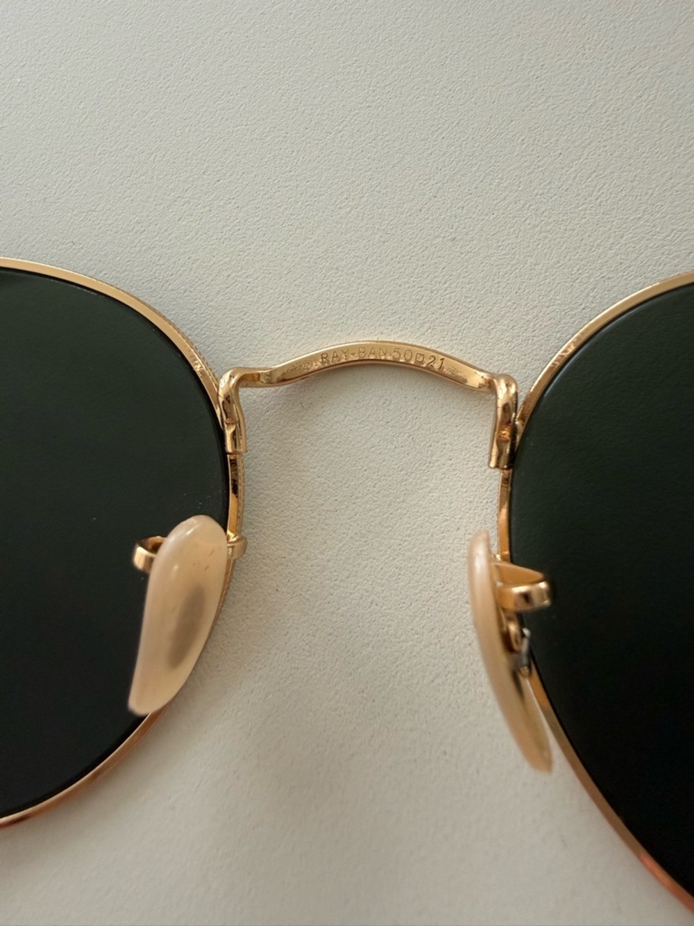 Ray-Ban Gold Frame Sunglasses with Dark Green Lenses - Picture 4 of 8